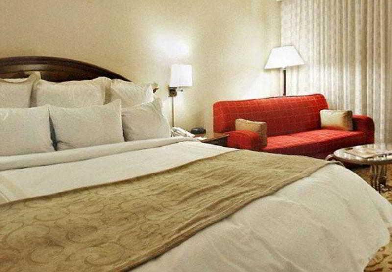 Hotel Courtyard By Marriott Pueblo Zewnętrze zdjęcie